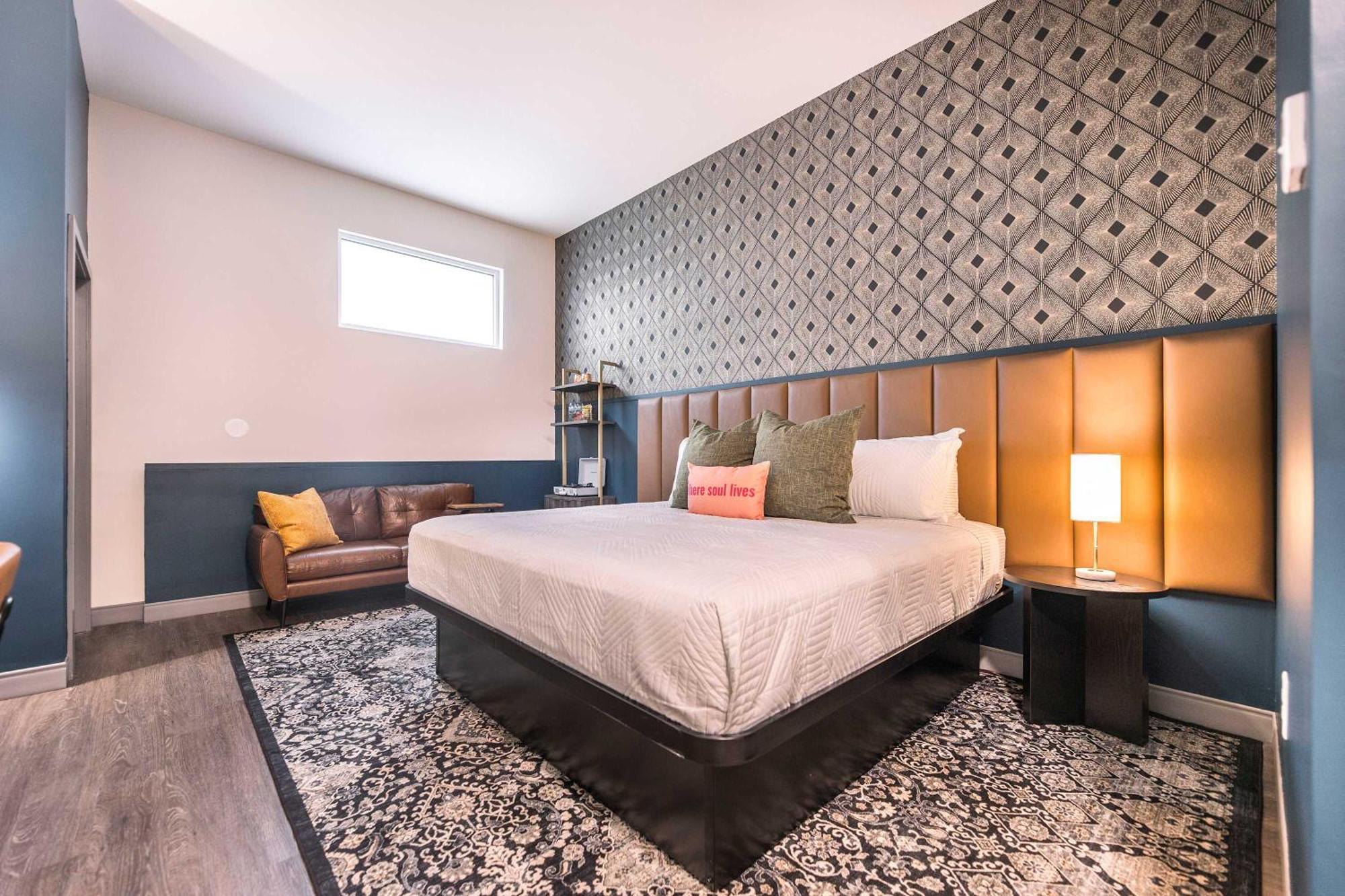 Elegant Downtown Escape With Luxe Vibes Apartment Macon Luaran gambar